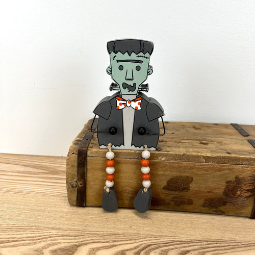 Frankie Table Sitter